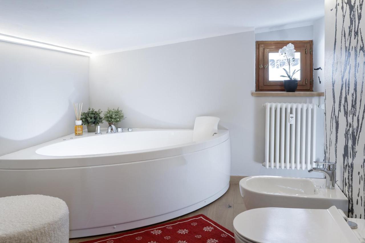 Hellochalet - Pandora Mountain View With Jacuzzi, Garage And Storage Breuil-Cervinia